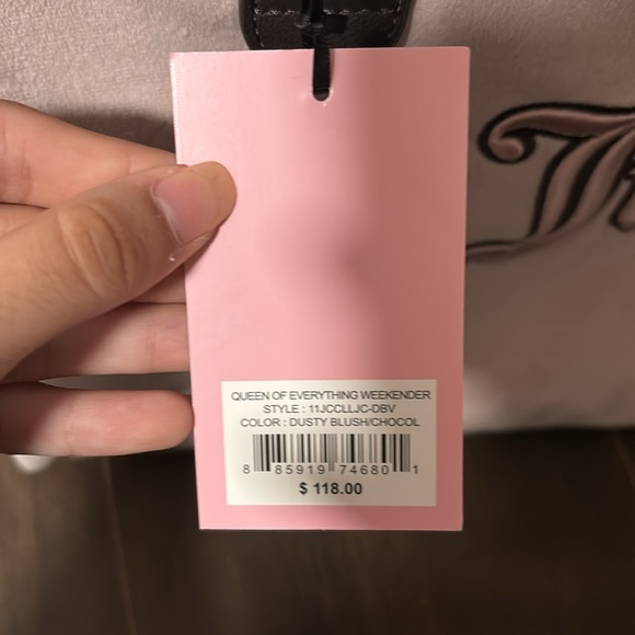 JUICY COUTURE! Queen of everything weekender bag comes with a small clutch! - Picture 4 of 4